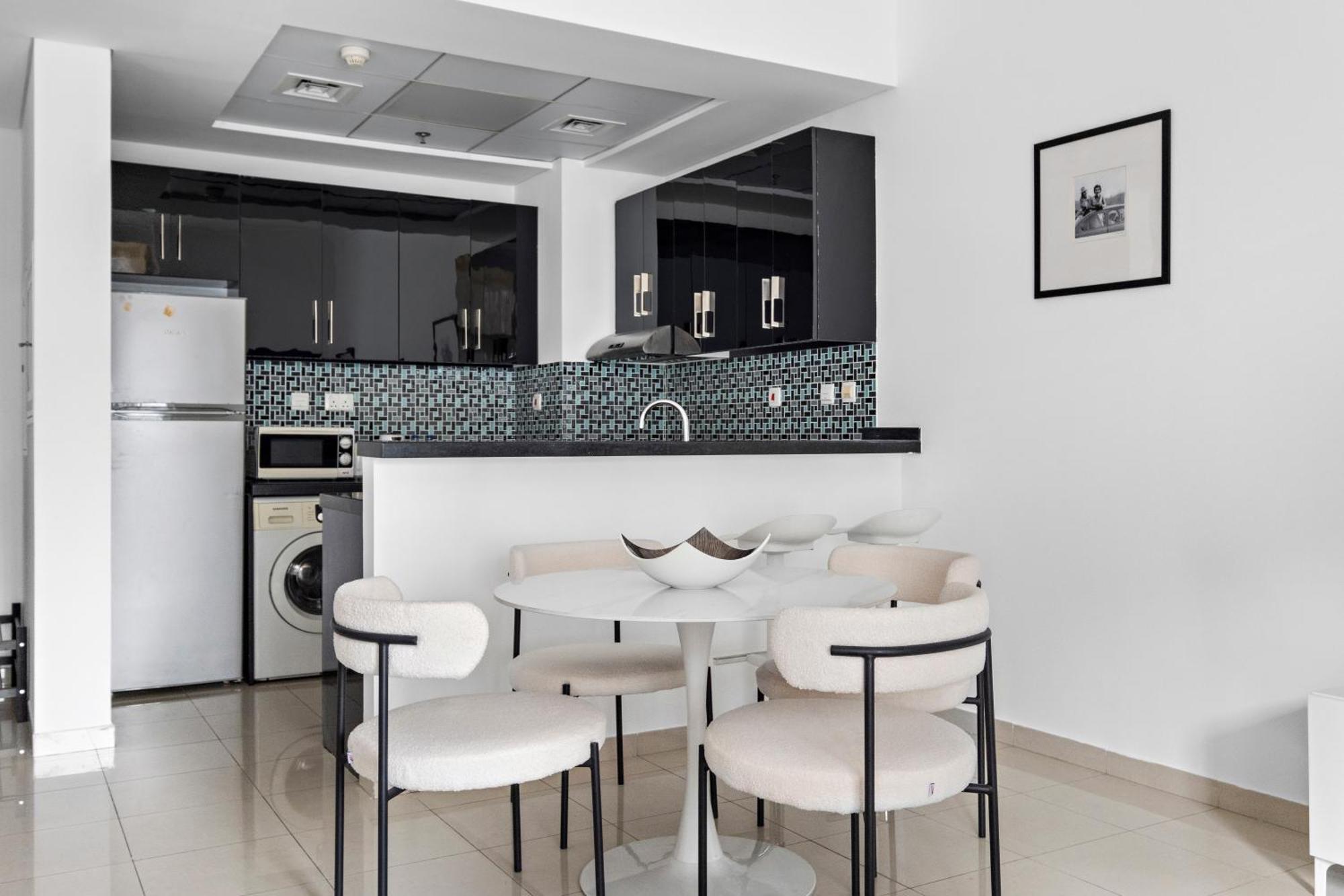 Spacious 1Br Botanica Towers, Dubai Marina Apartment ภายนอก รูปภาพ