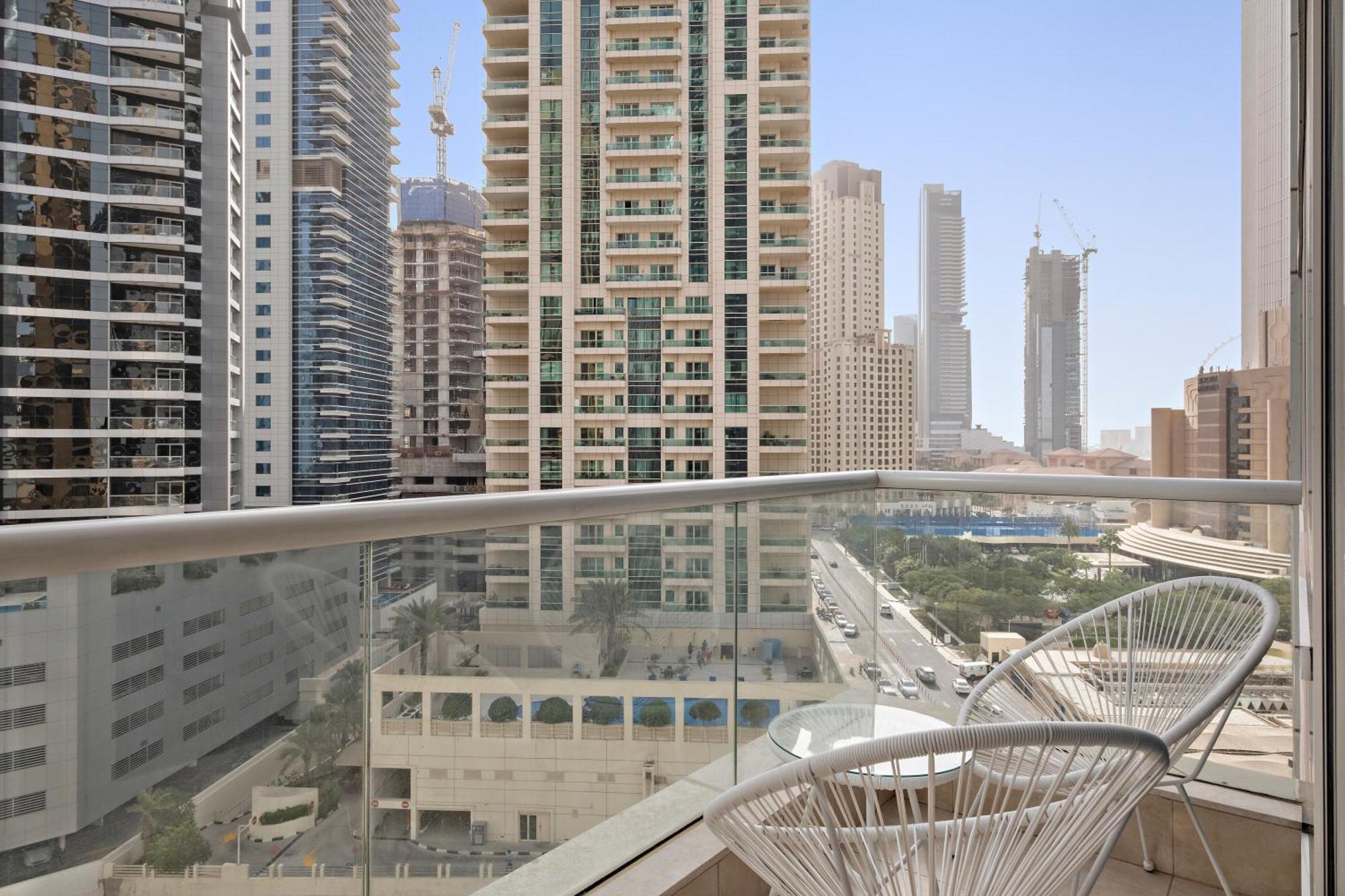Spacious 1Br Botanica Towers, Dubai Marina Apartment ภายนอก รูปภาพ