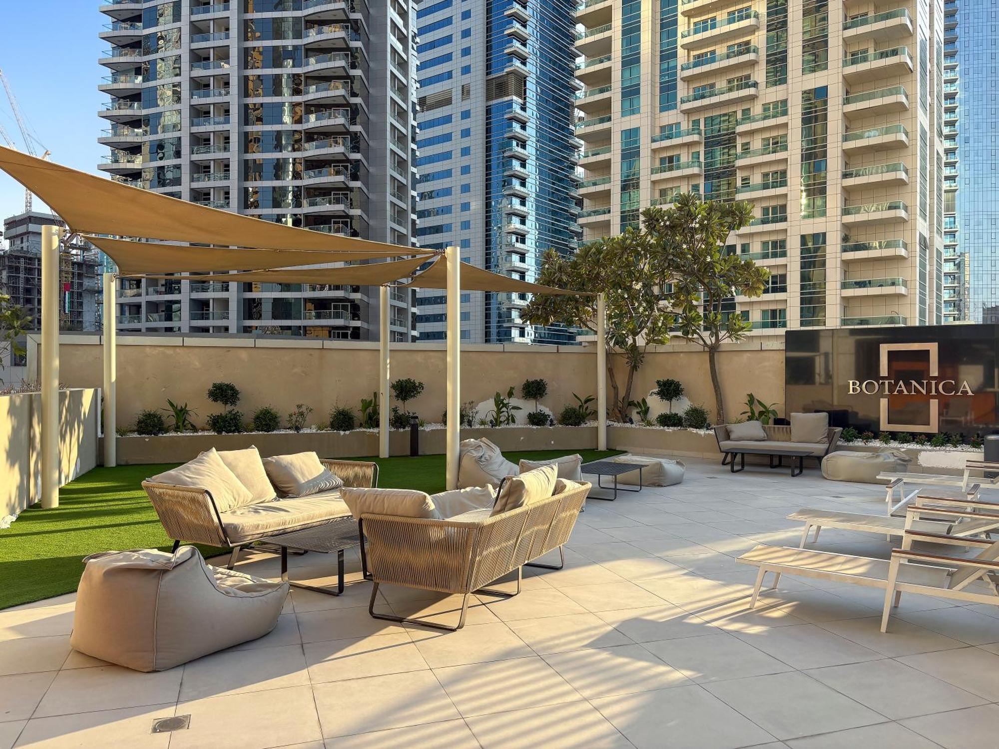 Spacious 1Br Botanica Towers, Dubai Marina Apartment ภายนอก รูปภาพ