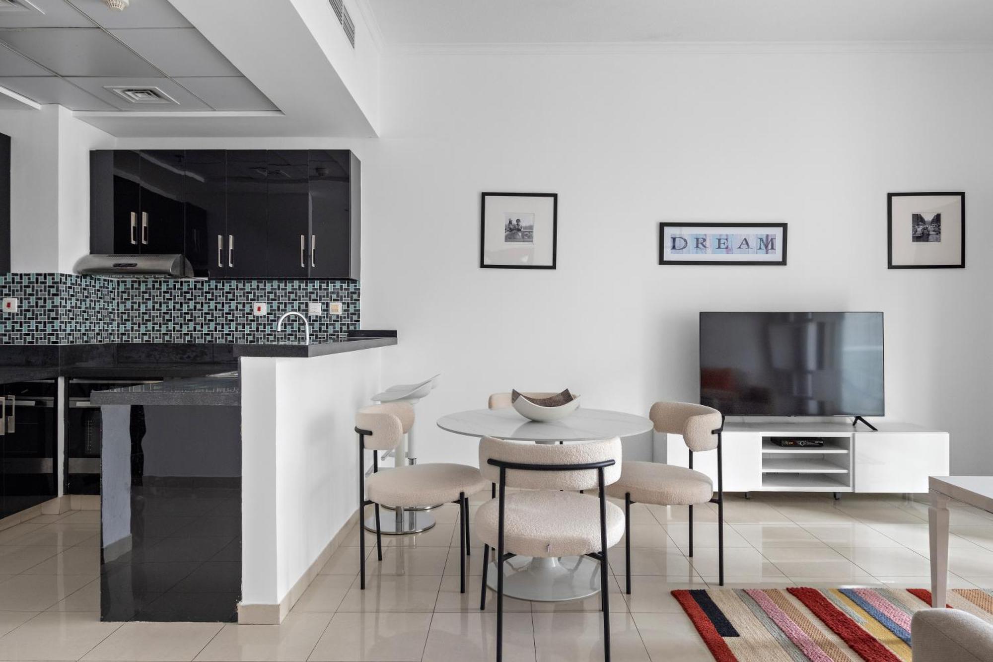 Spacious 1Br Botanica Towers, Dubai Marina Apartment ภายนอก รูปภาพ