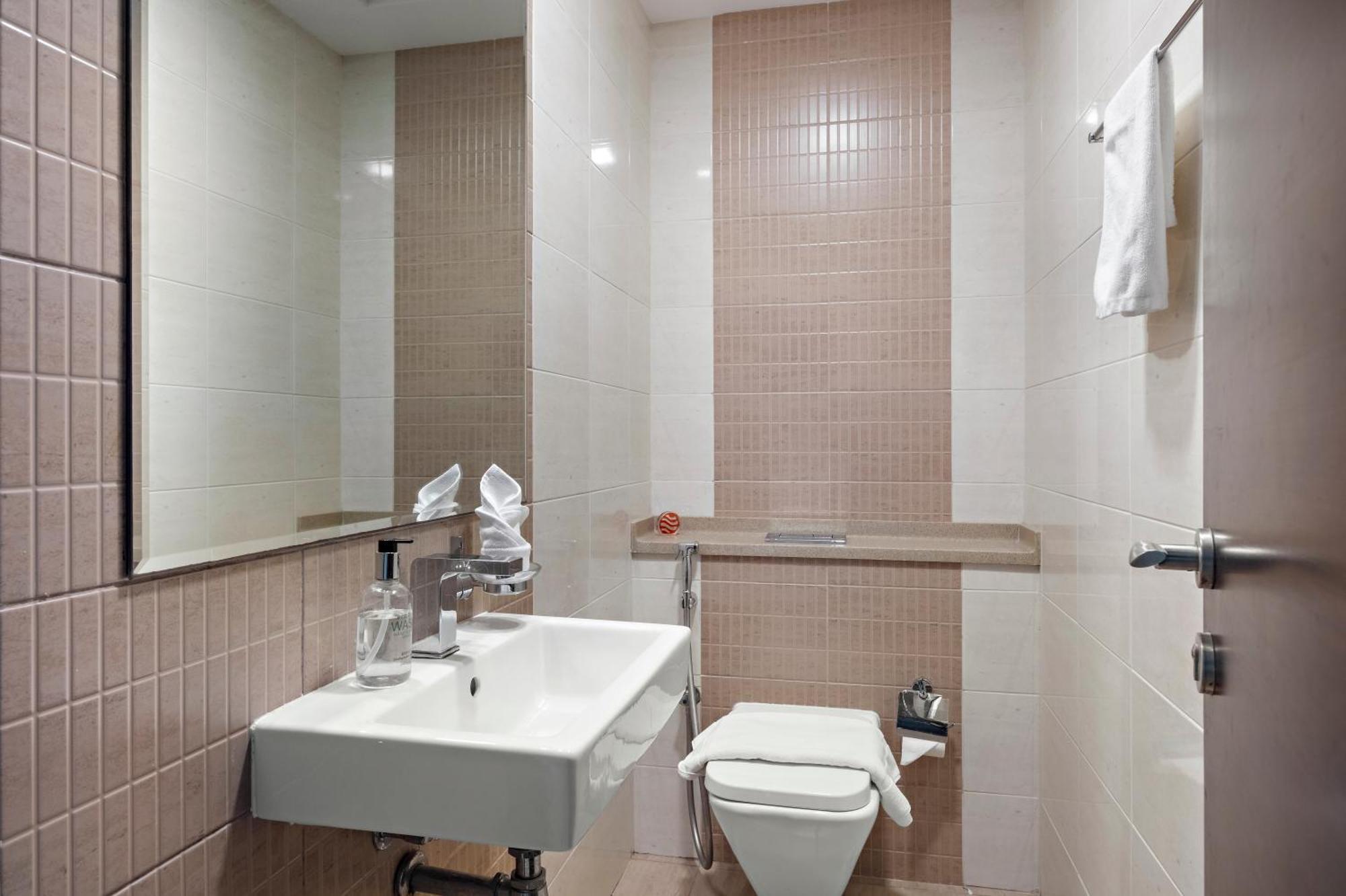 Spacious 1Br Botanica Towers, Dubai Marina Apartment ภายนอก รูปภาพ