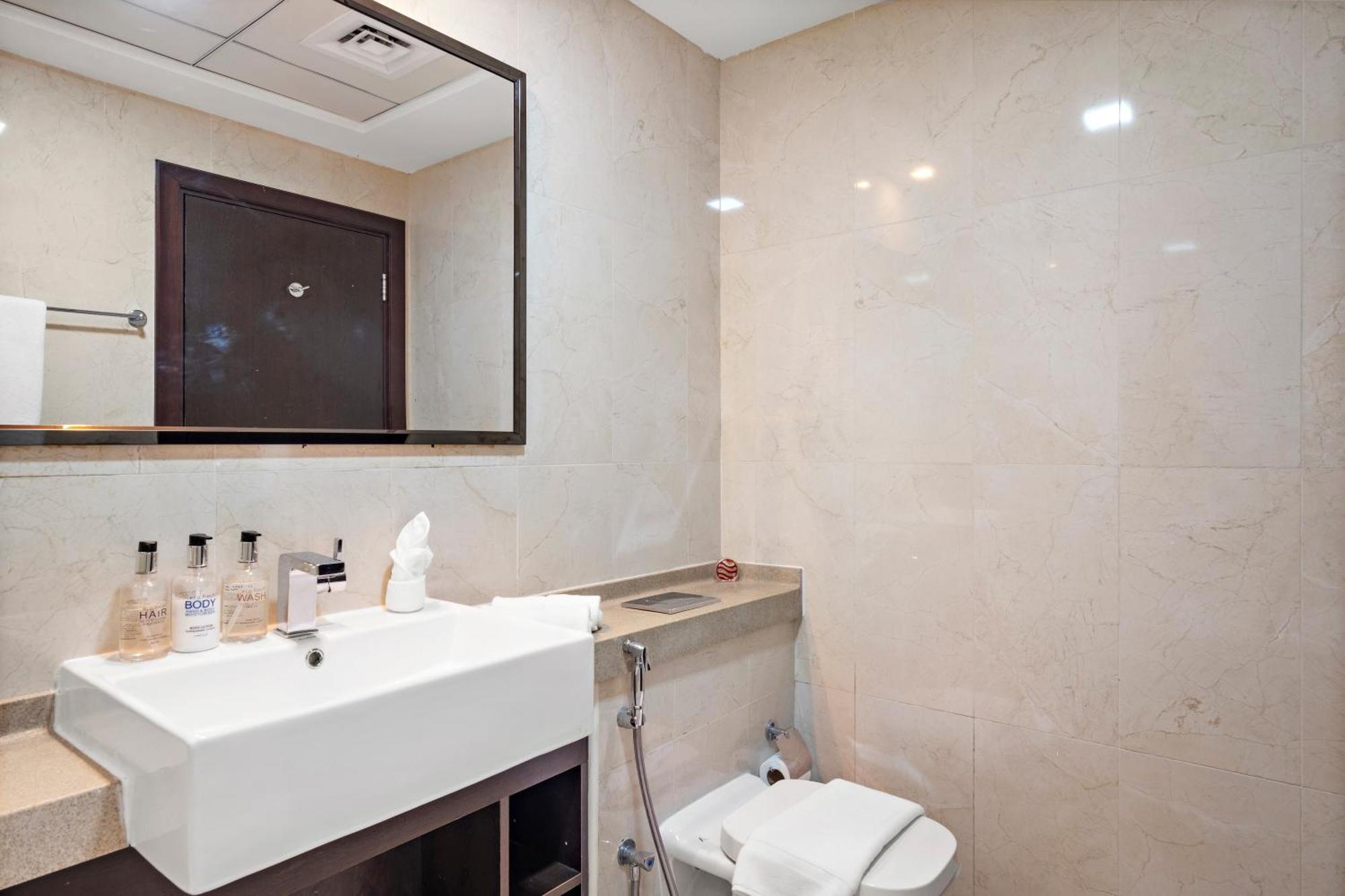 Spacious 1Br Botanica Towers, Dubai Marina Apartment ภายนอก รูปภาพ
